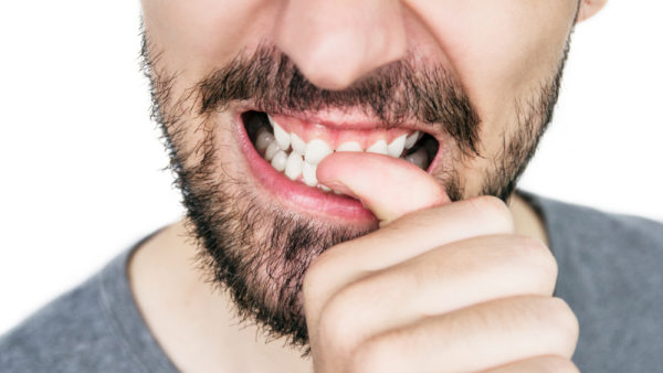 Nagelbijten; de tips en trucs om te stoppen!